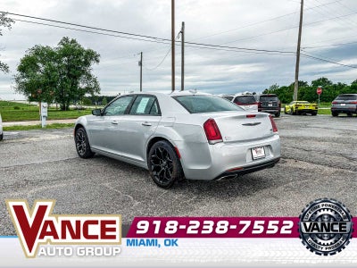 2022 Chrysler 300 Touring