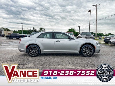 2022 Chrysler 300 Touring