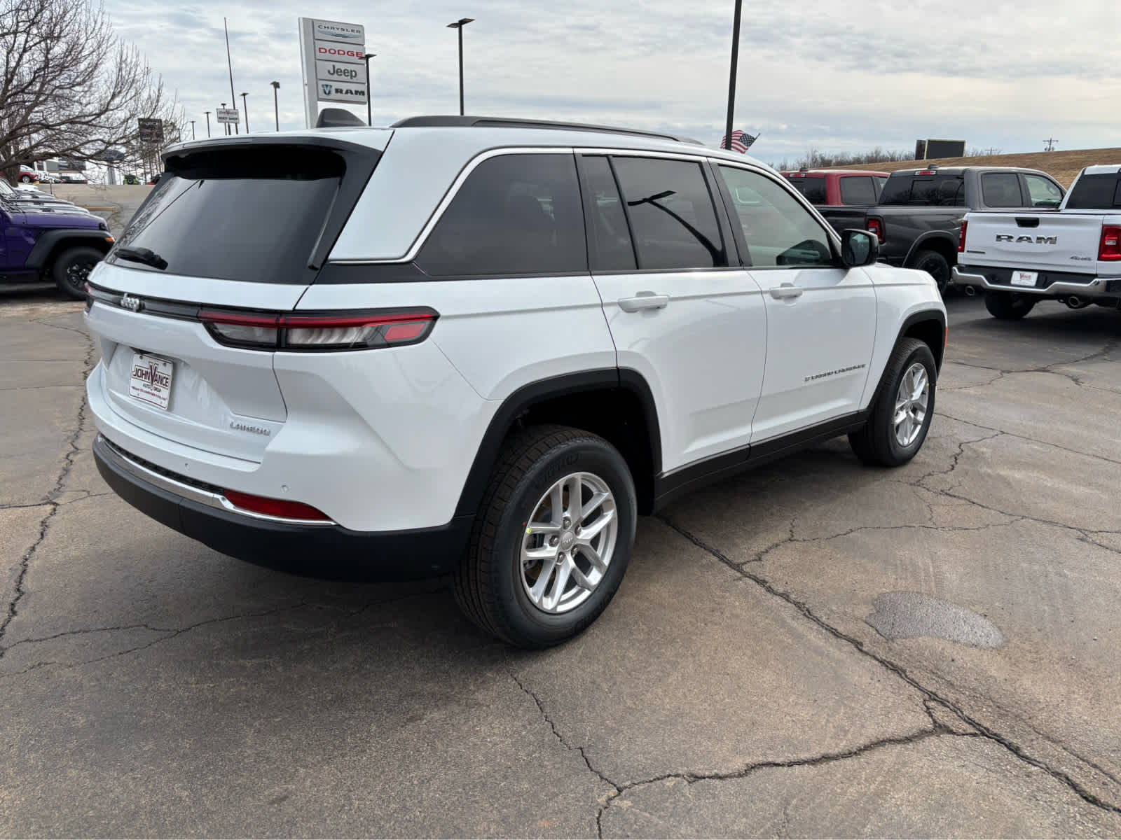 2025 Jeep Grand Cherokee Laredo