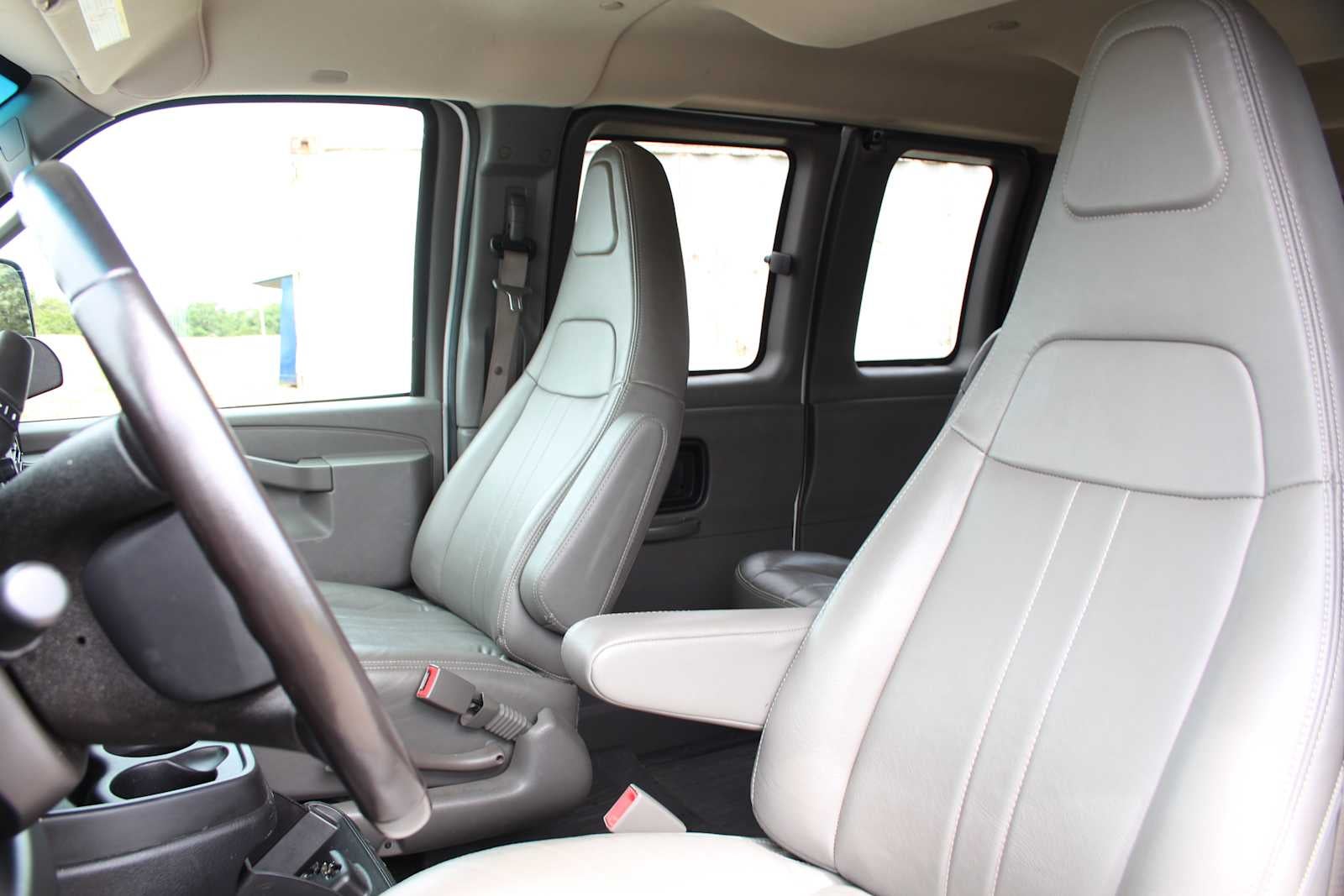 2019 Chevrolet Express 3500 LS