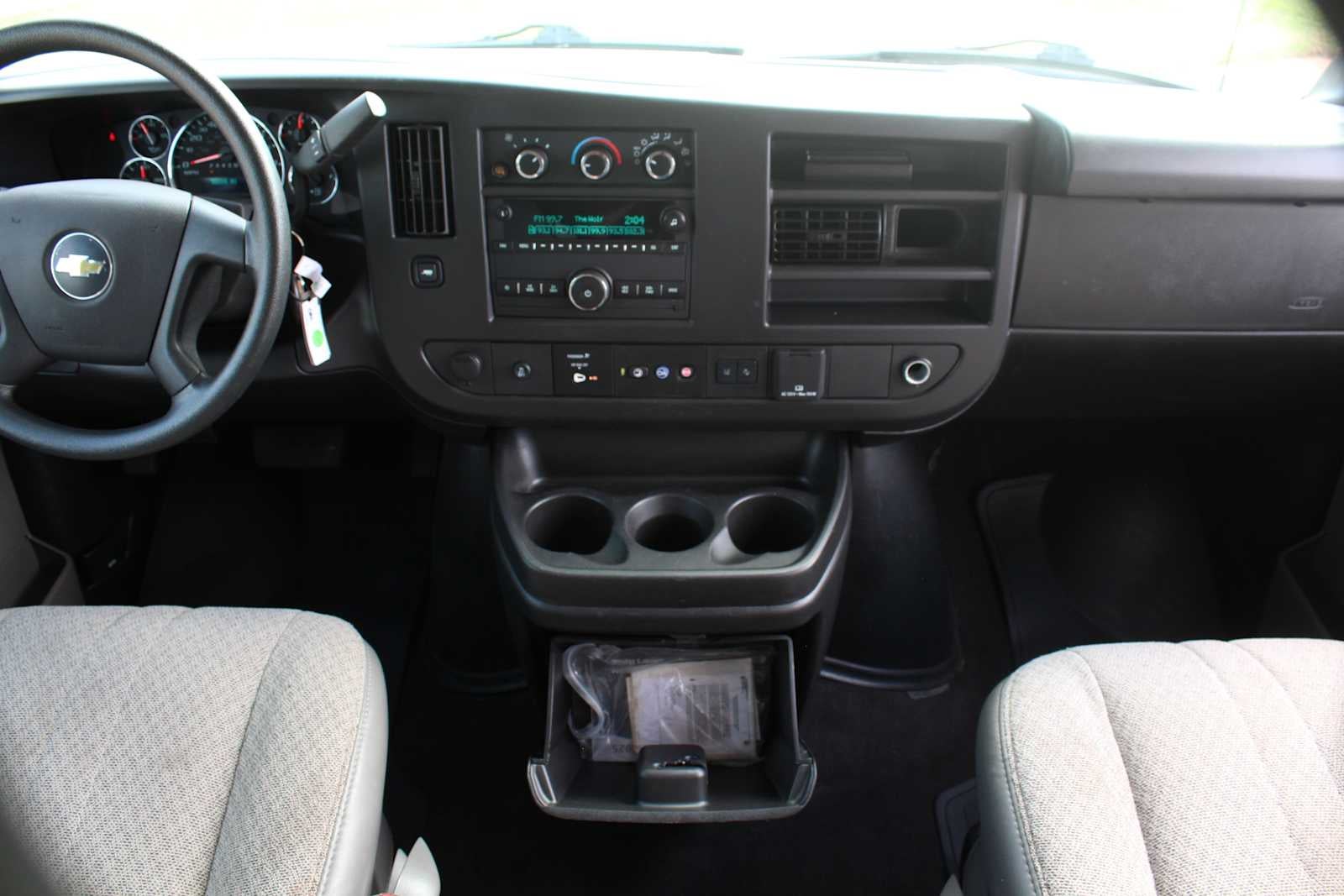2025 Chevrolet Express Passenger LT