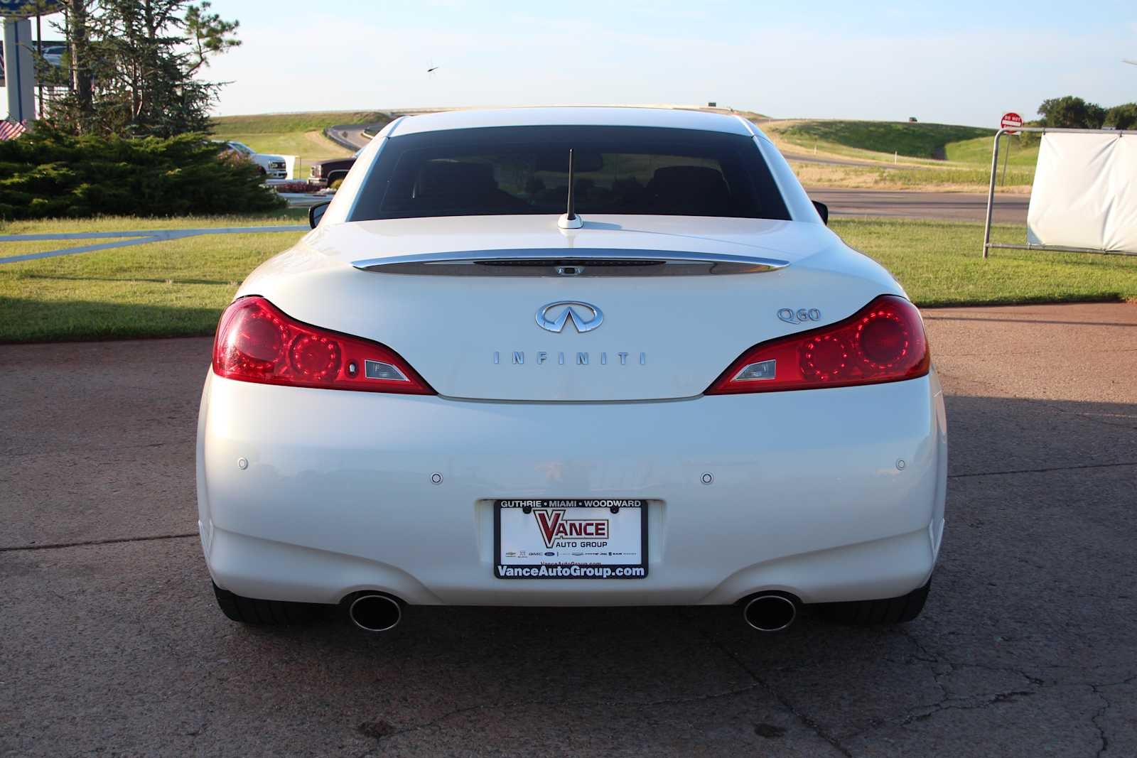 2014 INFINITI Q60 2dr