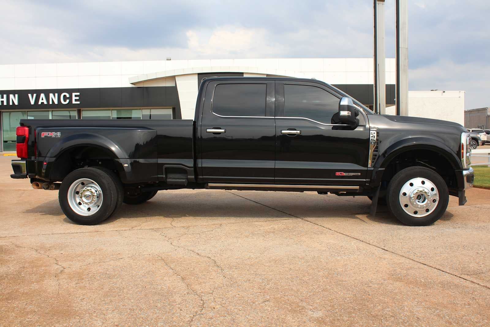 2024 Ford Super Duty F-450 DRW XL