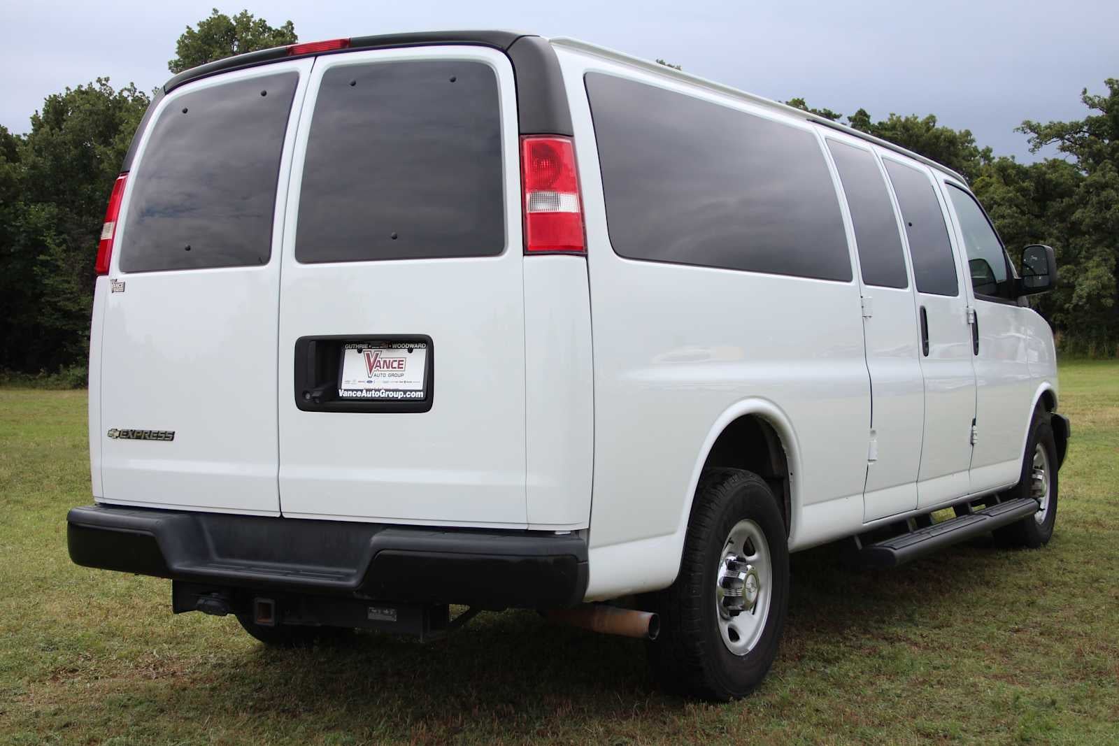 2019 Chevrolet Express Passenger 3500 LS