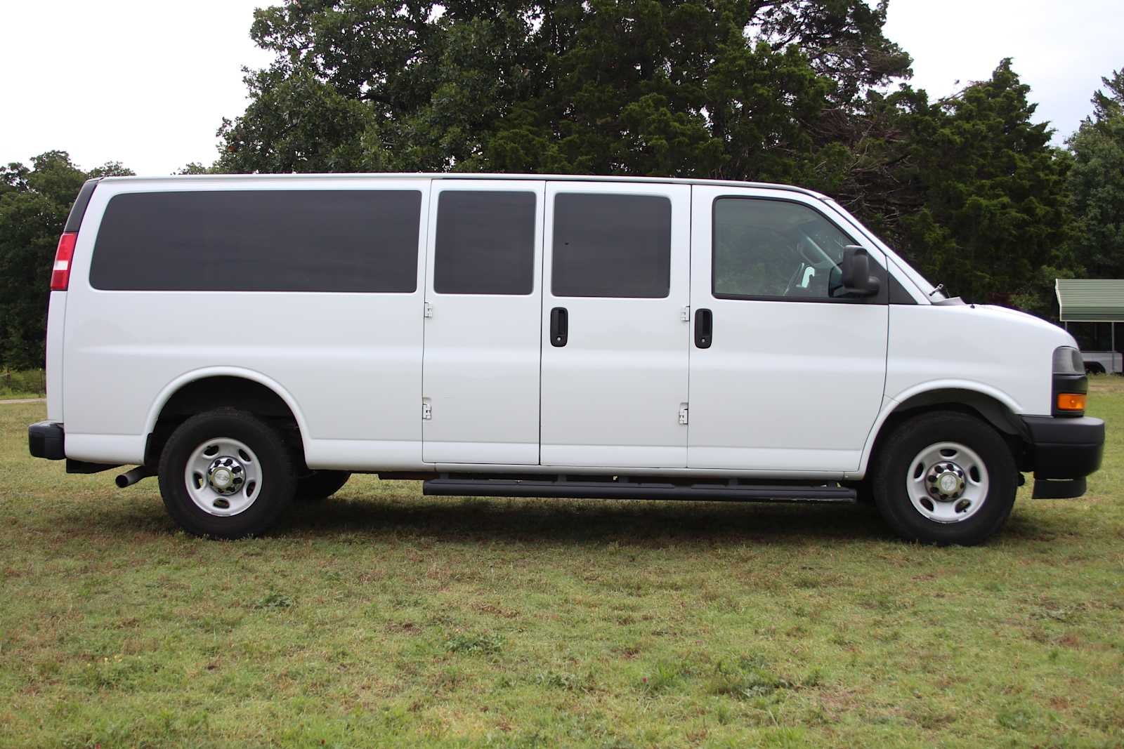 2019 Chevrolet Express Passenger 3500 LS