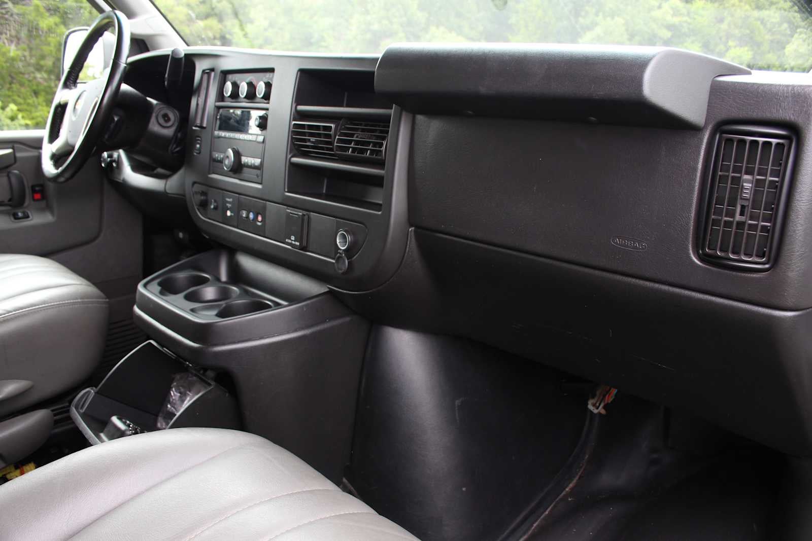2019 Chevrolet Express Passenger 3500 LS
