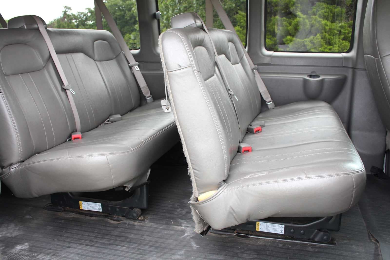 2019 Chevrolet Express Passenger 3500 LS