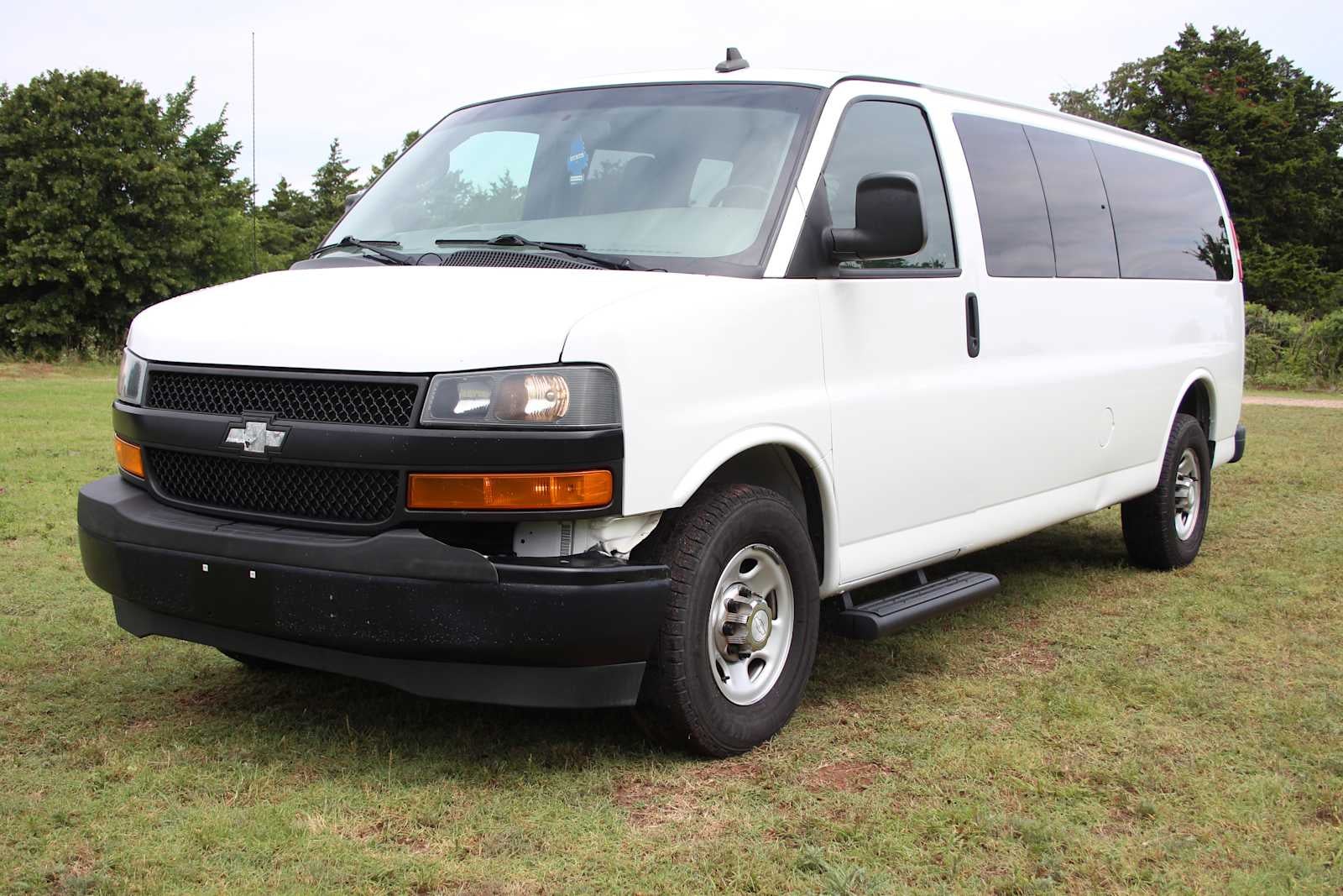 2019 Chevrolet Express Passenger 3500 LS