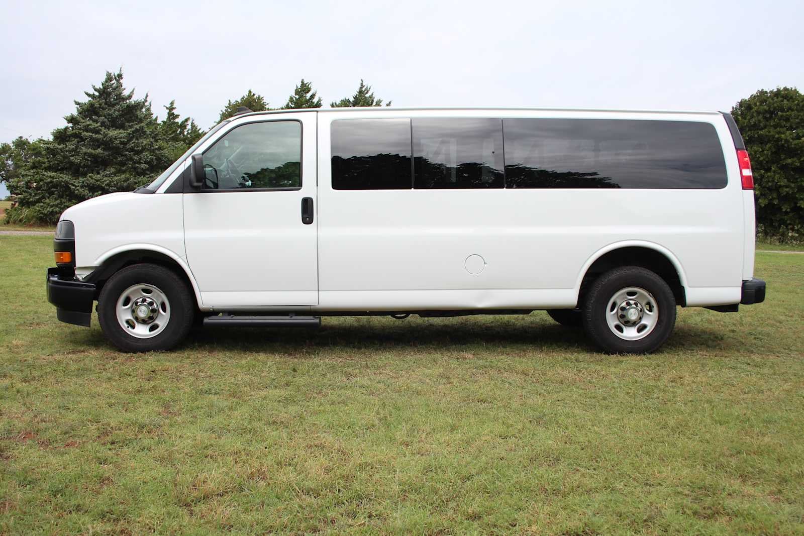 2019 Chevrolet Express Passenger 3500 LS