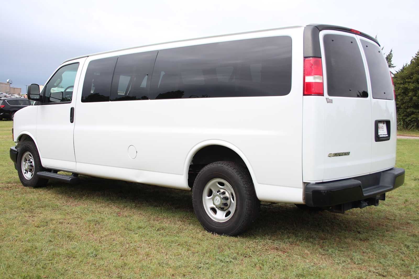 2019 Chevrolet Express Passenger 3500 LS