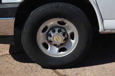 2025 Chevrolet Express Passenger 1LT