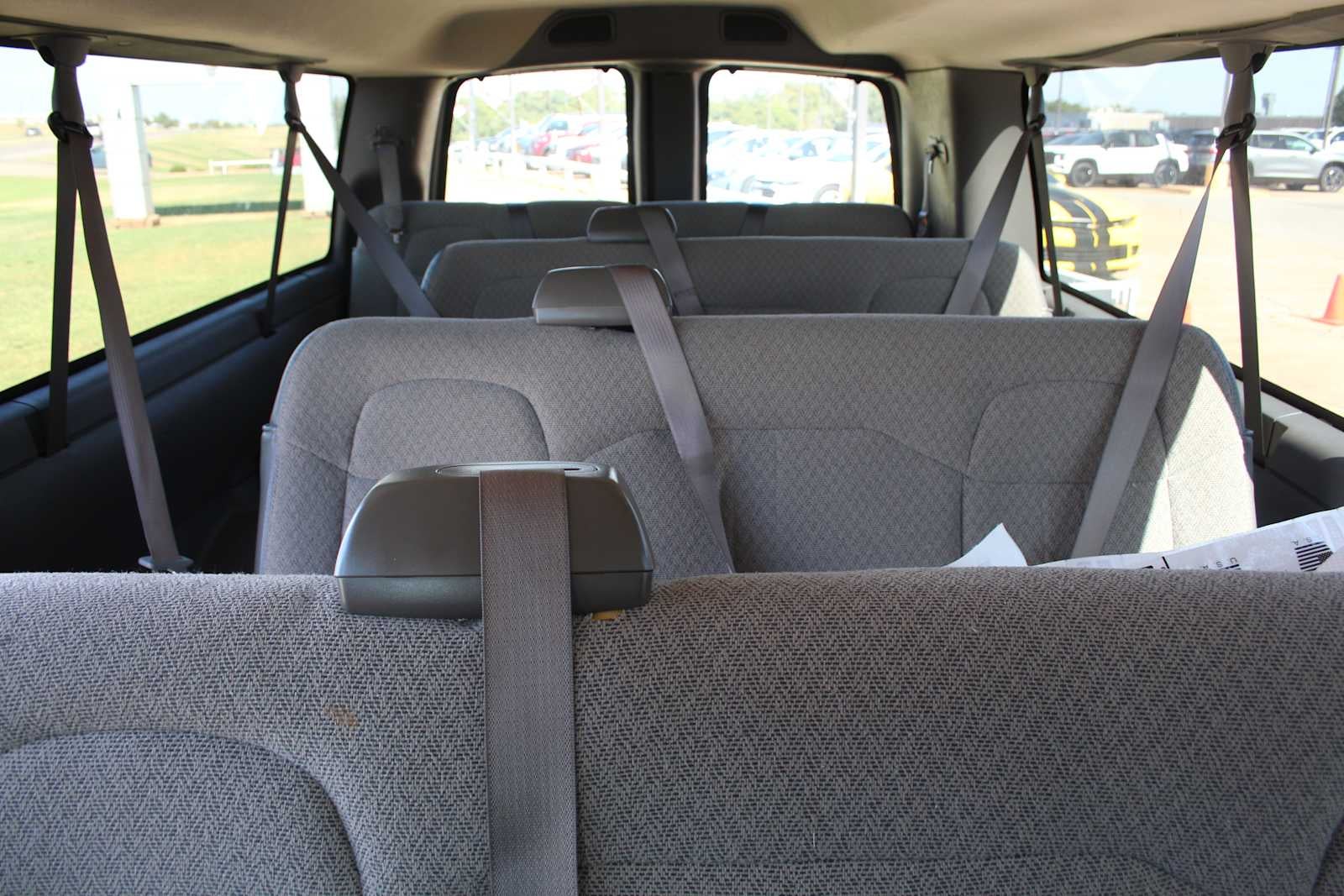 2025 Chevrolet Express Passenger 1LT