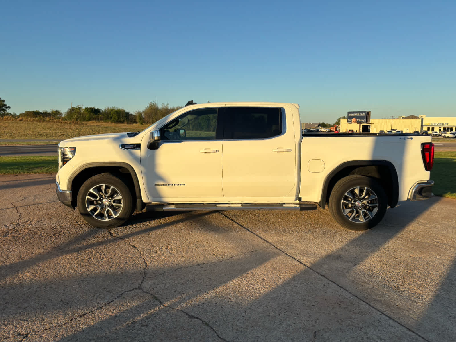 2024 GMC Sierra 1500 SLE