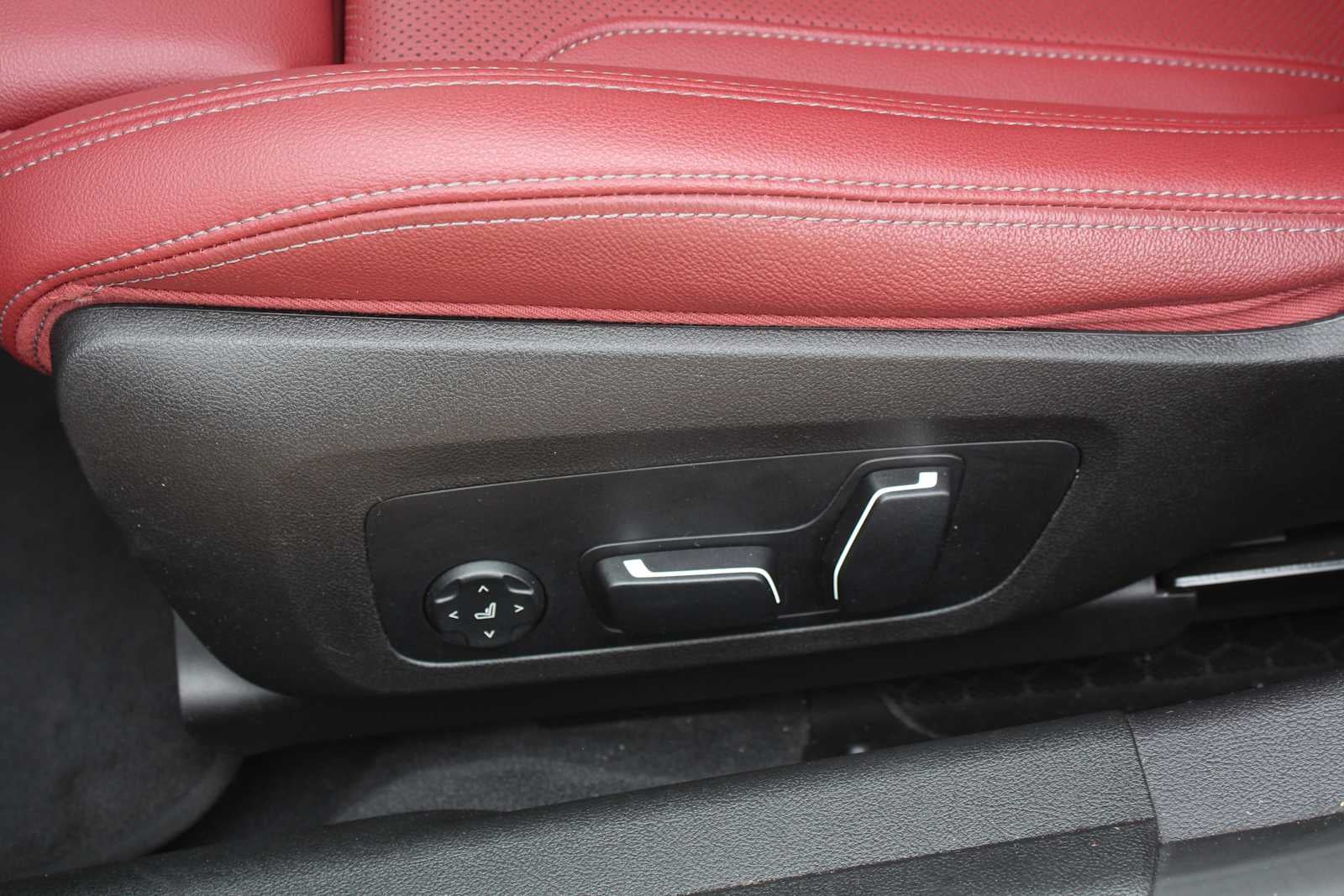 2024 BMW 3 Series 330i