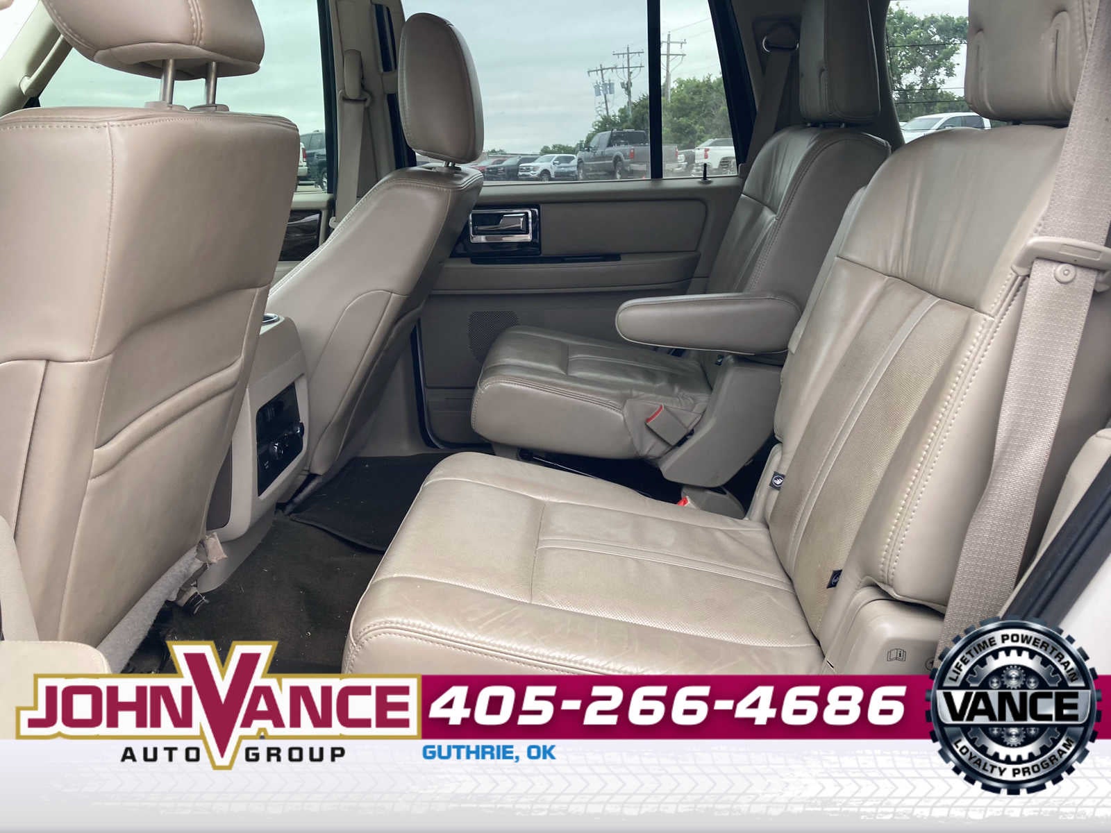 2015 Lincoln Navigator Base