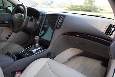 2014 INFINITI Q60 Convertible Base