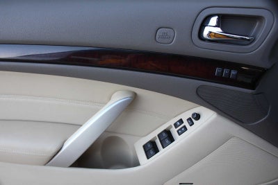 2014 INFINITI Q60 Convertible Base