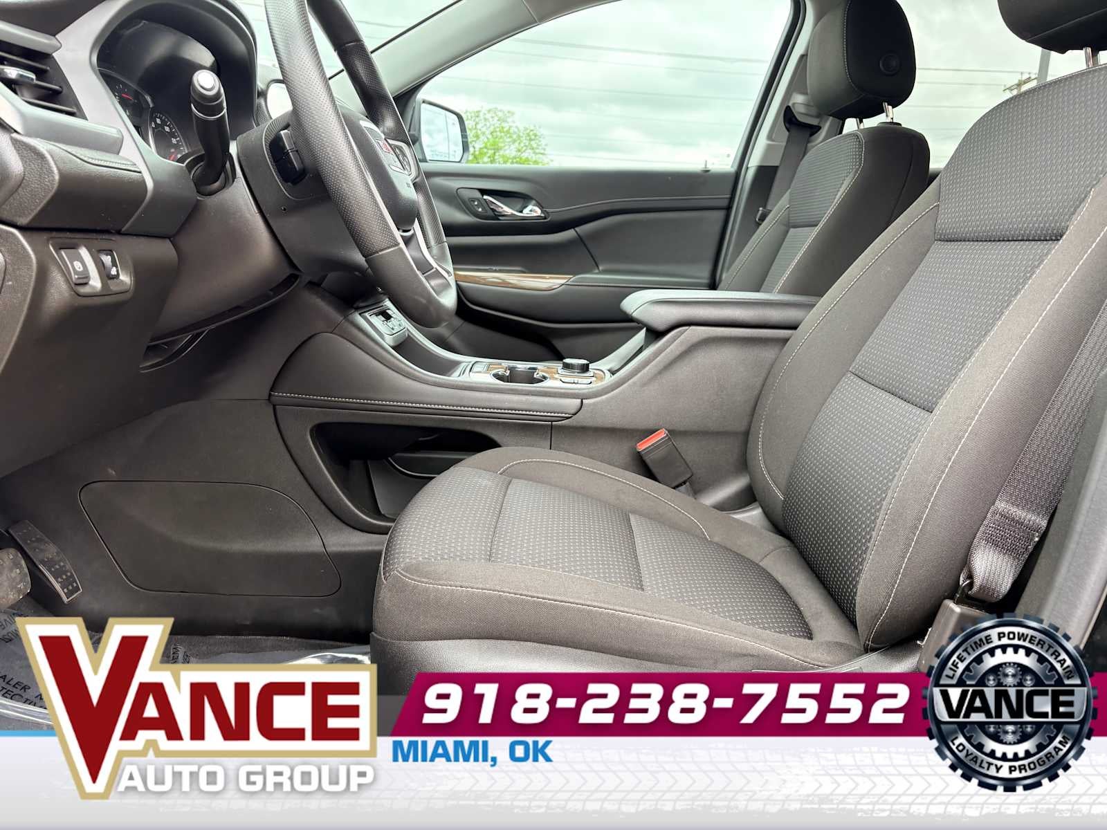 2023 GMC Acadia SLE