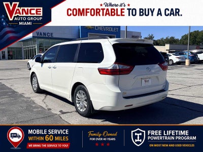 2017 Toyota Sienna XLE Auto Access Seat