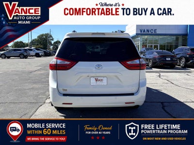 2017 Toyota Sienna XLE Auto Access Seat