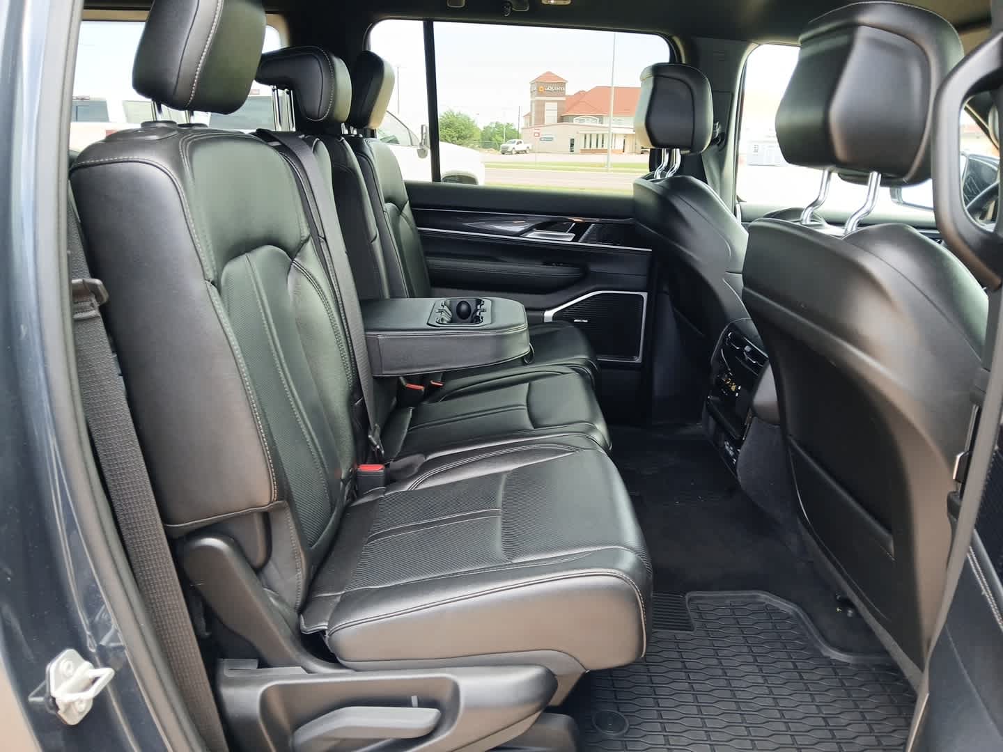 2024 Jeep Wagoneer Series I 4x4