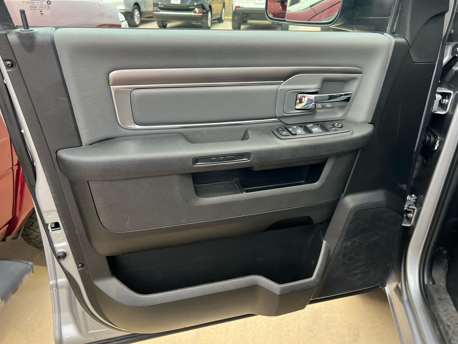 2023 RAM Ram 1500 Classic SLT Crew Cab 4x4 5'7' Box