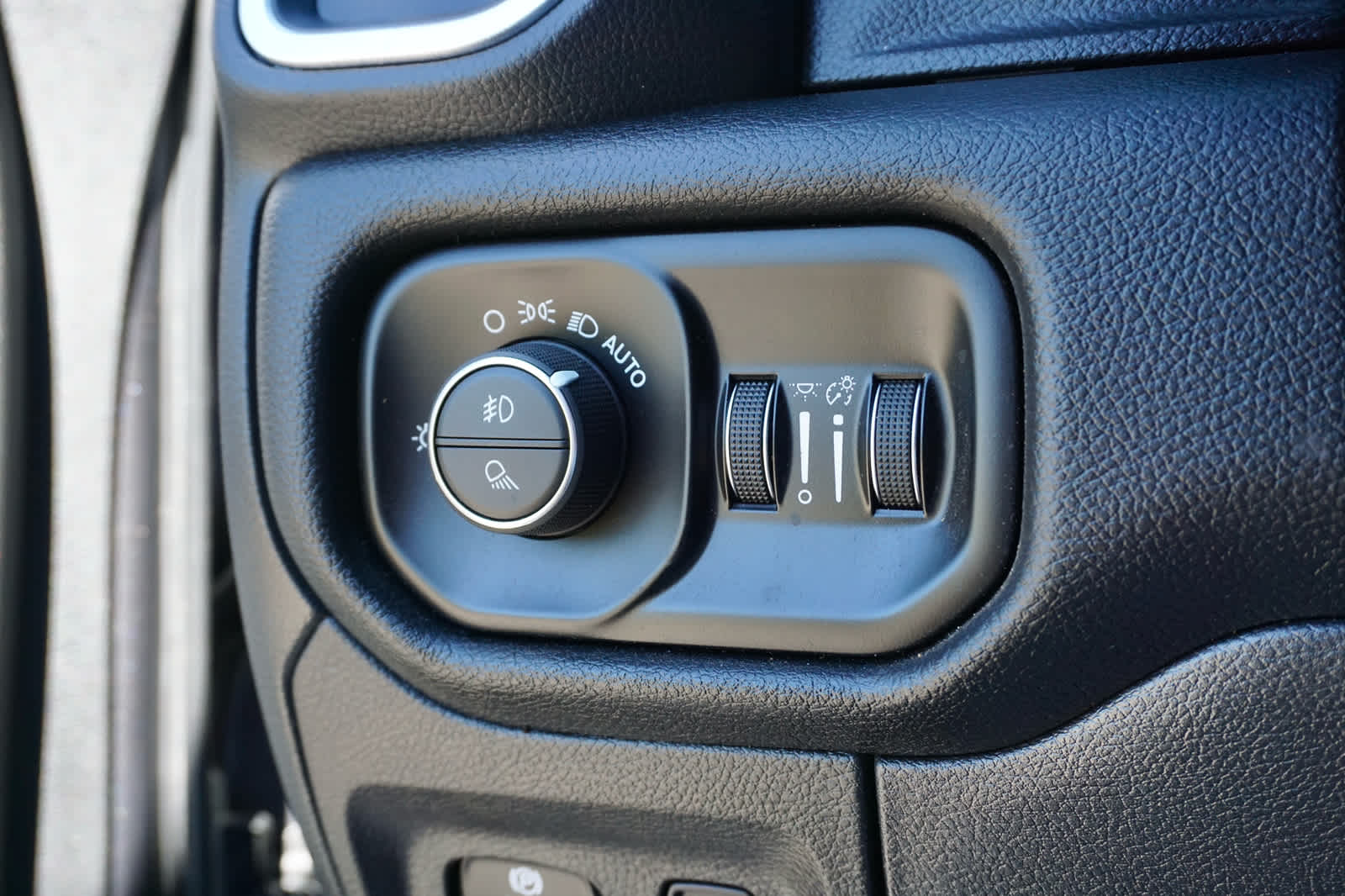 2022 RAM Ram 1500 Laramie Crew Cab 4x4 5'7' Box