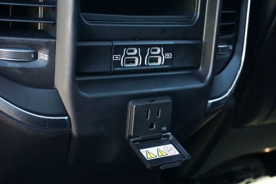 2022 RAM Ram 1500 Laramie Crew Cab 4x4 5'7' Box