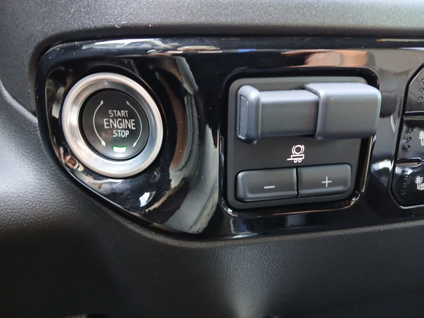 2023 Chevrolet Silverado 1500 4WD Crew Cab Short Bed High Country