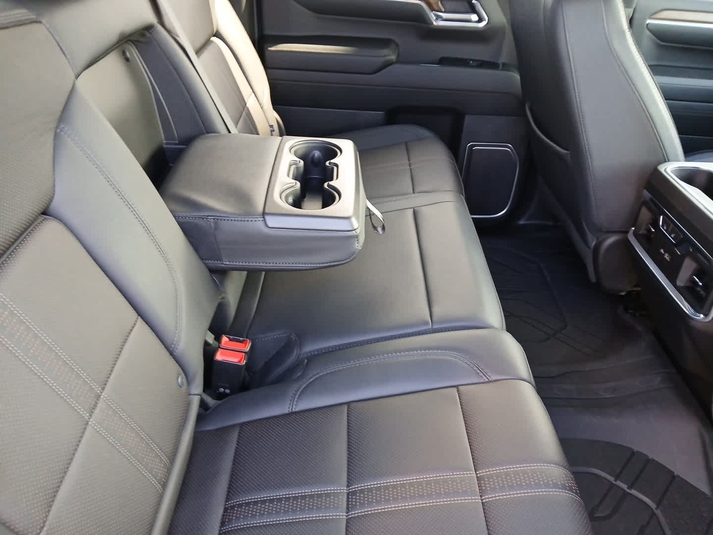2023 Chevrolet Silverado 1500 4WD Crew Cab Short Bed High Country