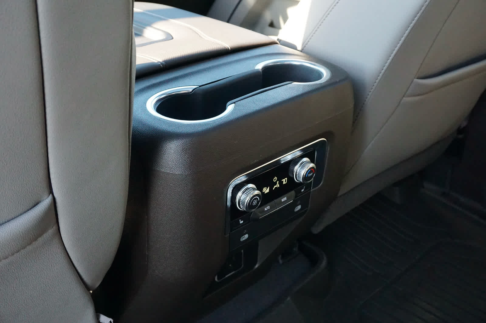 2021 GMC Yukon 4WD SLT
