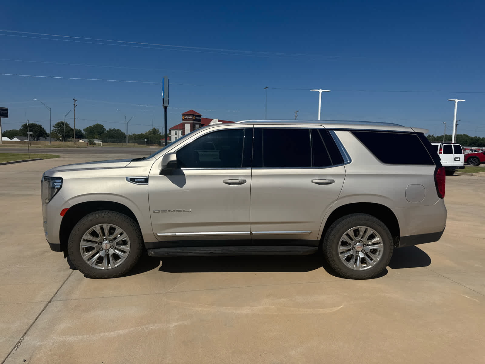 2022 GMC Yukon 4WD Denali