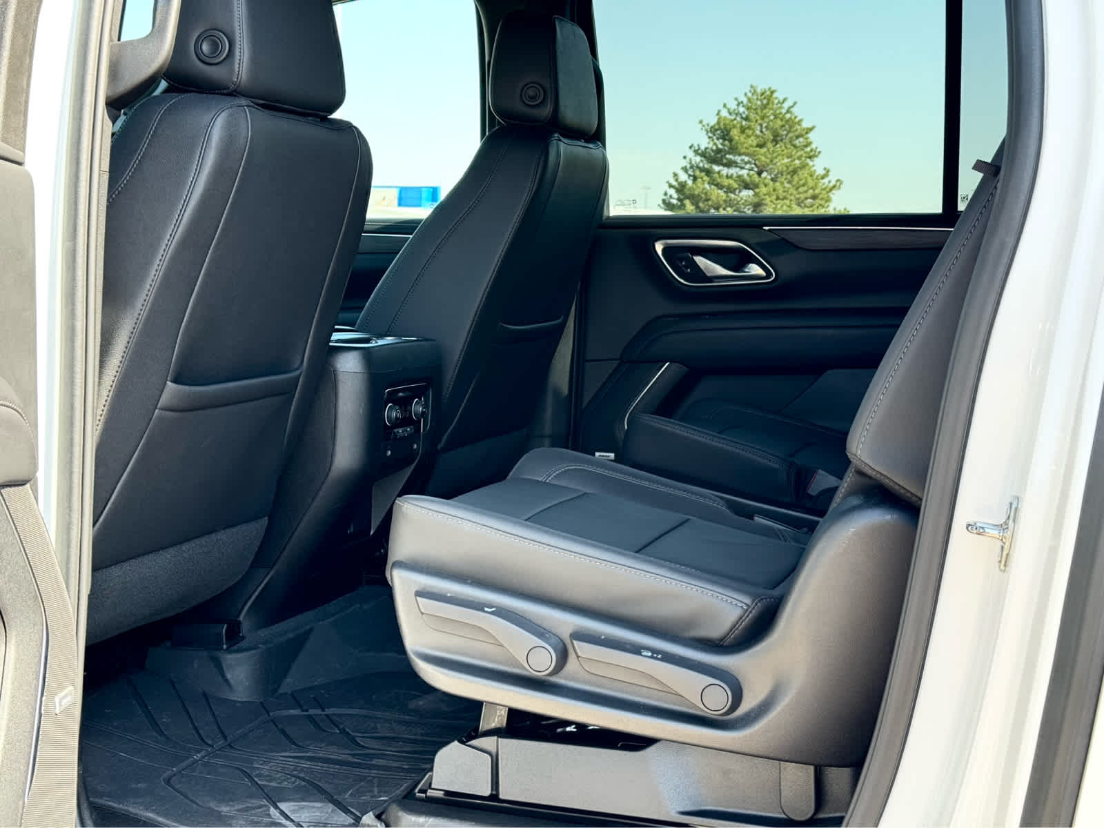 2023 Chevrolet Suburban 4WD Z71
