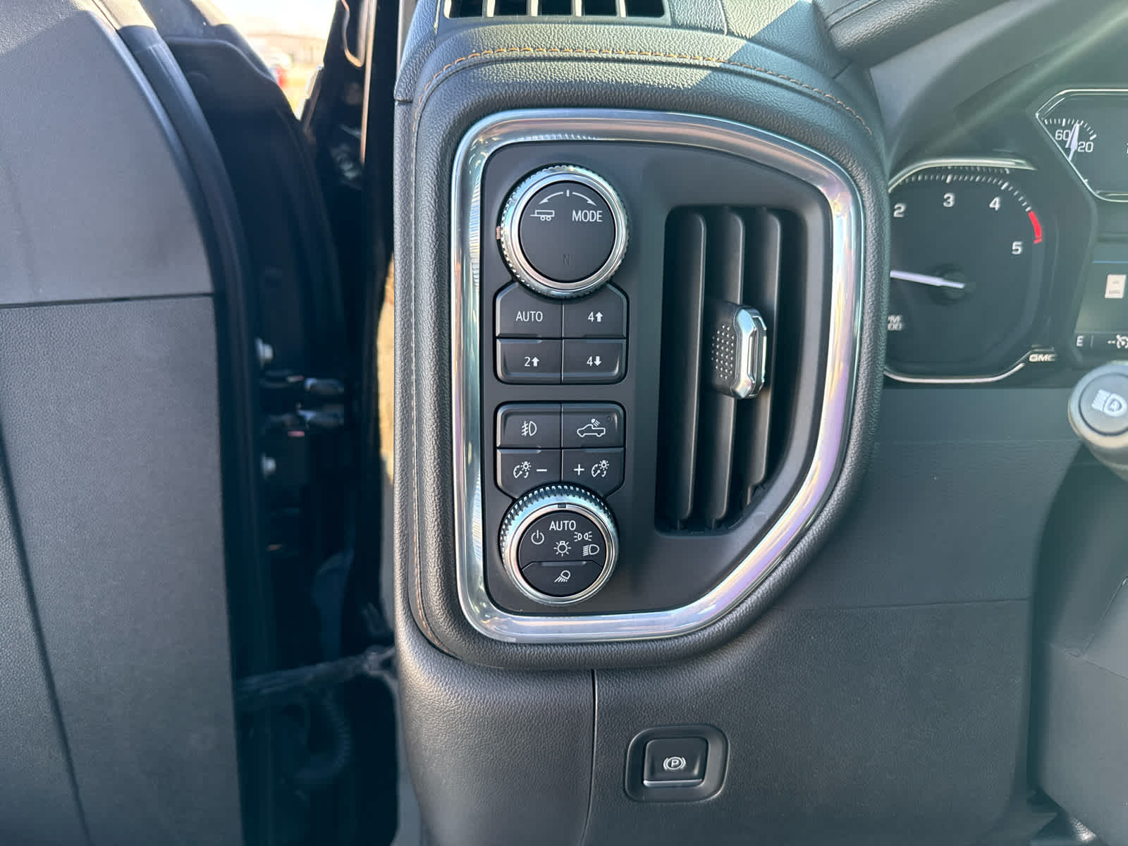 2023 GMC Sierra 2500HD 4WD Crew Cab Standard Bed AT4