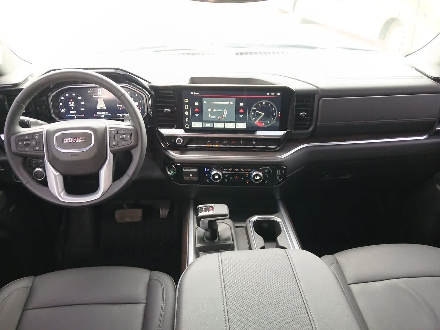 2026 GMC Sierra 1500 Crew Cab, Short Bed, SLT, 4WD