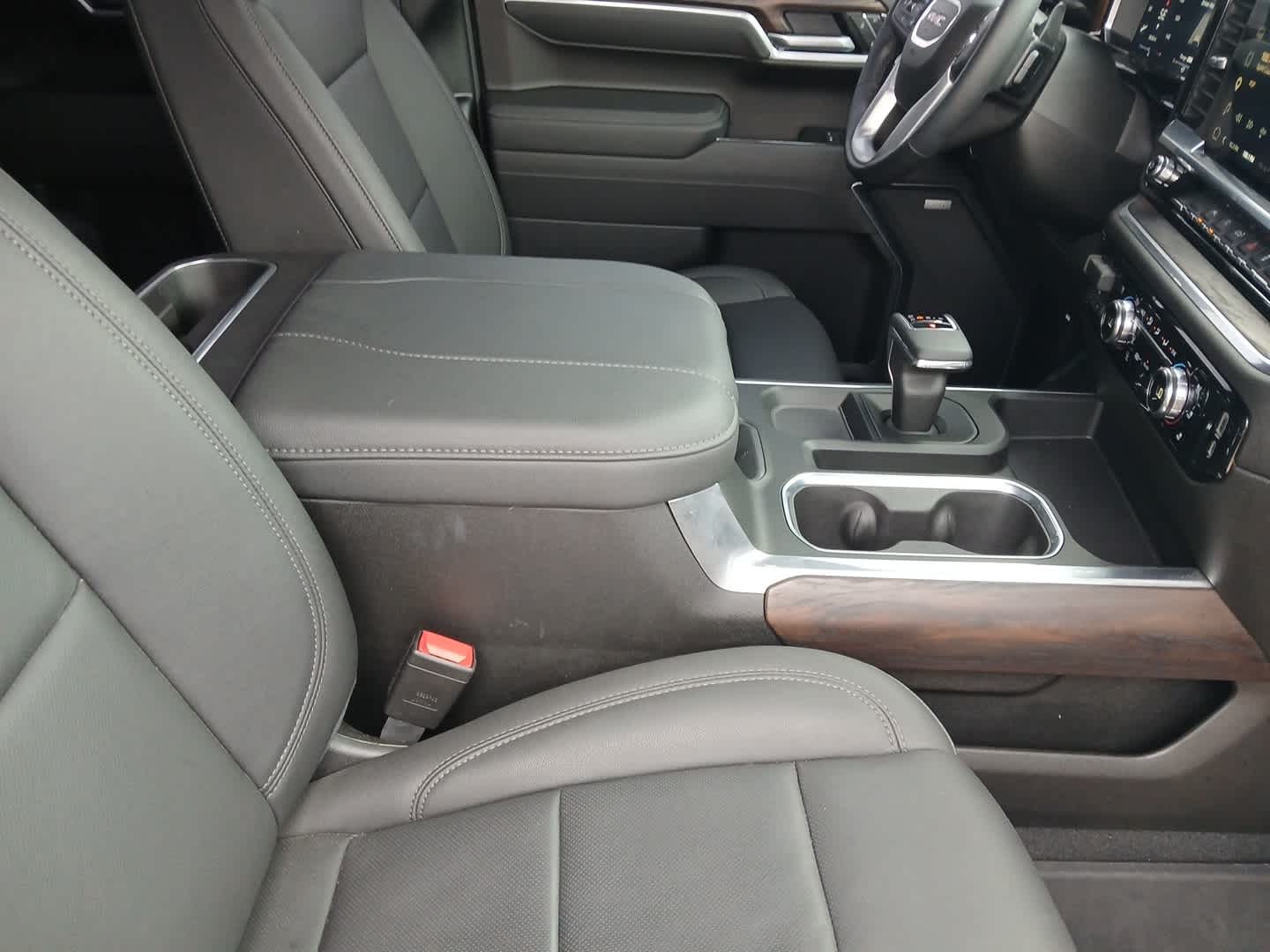 2026 GMC Sierra 1500 Crew Cab, Short Bed, SLT, 4WD