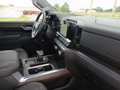 2024 GMC Sierra 1500 4WD Crew Cab Short Box SLT