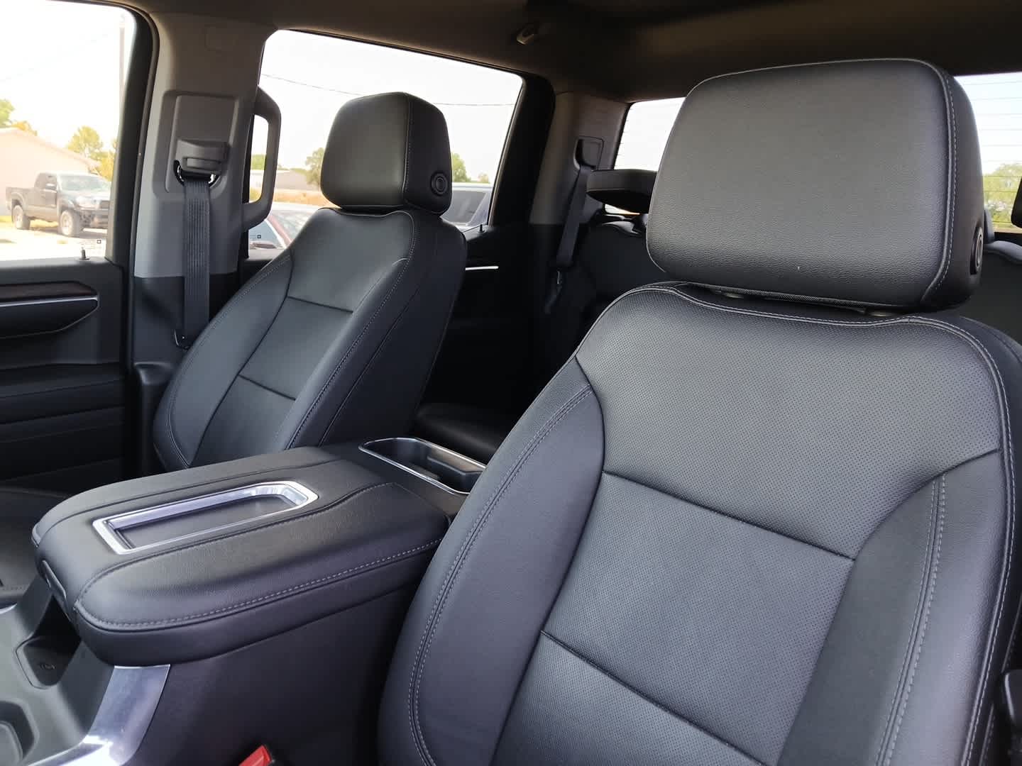 2022 GMC Sierra 1500 4WD Crew Cab Short Box SLT