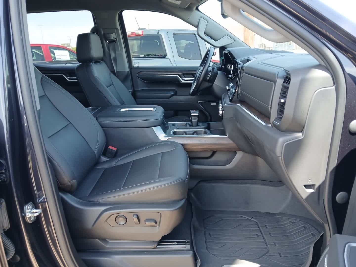 2022 GMC Sierra 1500 4WD Crew Cab Short Box SLT