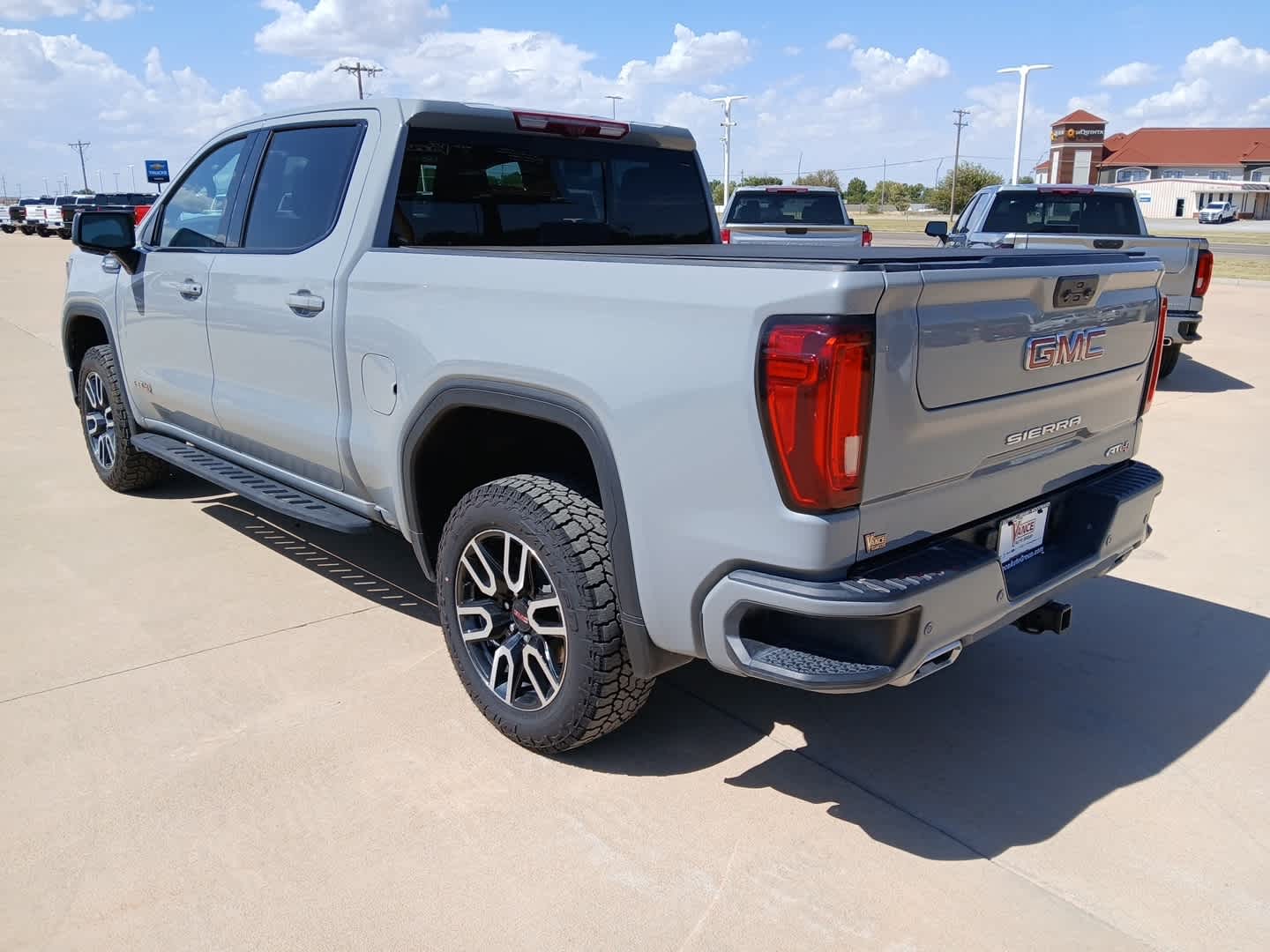 2025 GMC Sierra 1500 4WD Crew Cab Short Box AT4