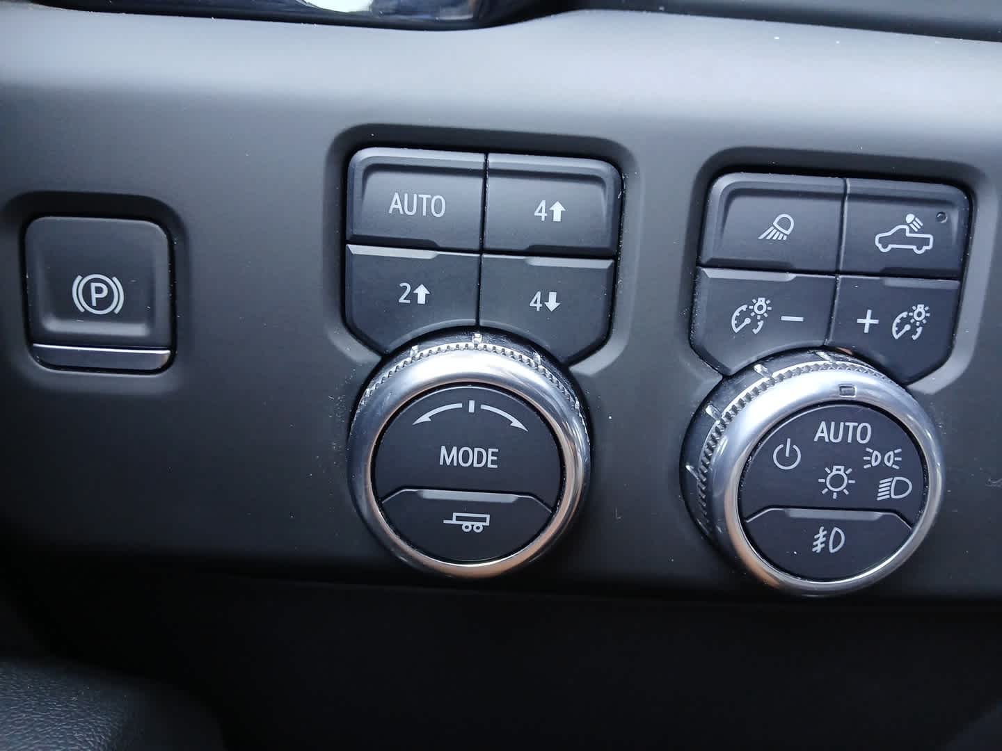 2025 GMC Sierra 1500 4WD Crew Cab Short Box AT4