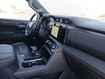 2025 GMC Sierra 1500 4WD Crew Cab Short Box AT4