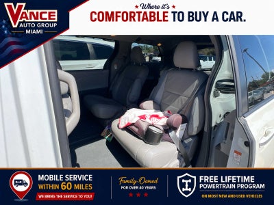 2017 Toyota Sienna XLE Auto Access Seat