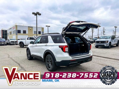 2025 Ford Explorer ST-Line