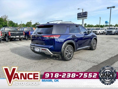 2024 Nissan Pathfinder SL