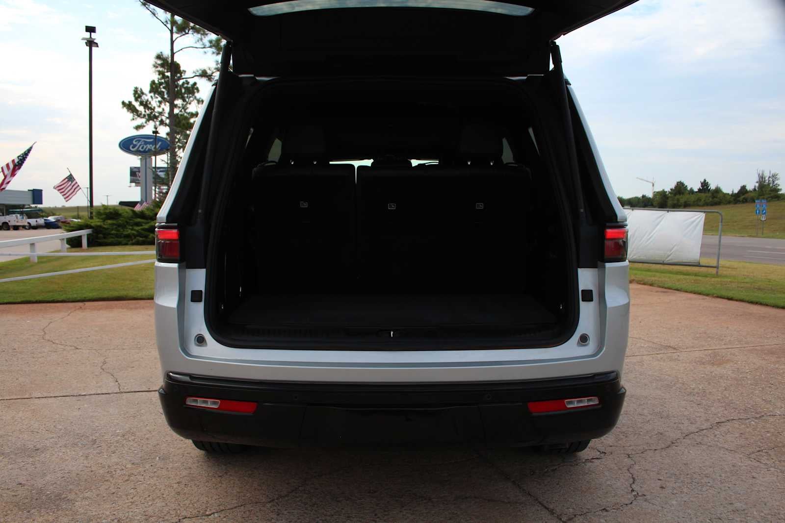 2023 Jeep Wagoneer Series II Carbide