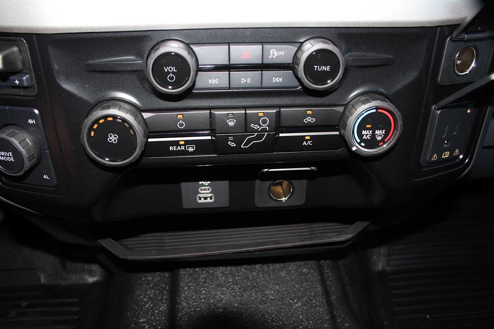 2026 Ford Super Duty F-350 DRW Chassis Cab XL