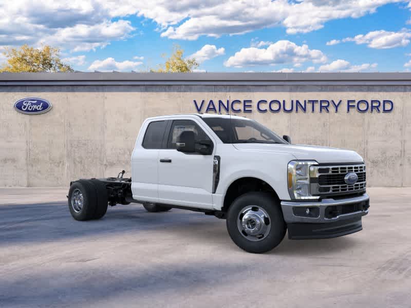 2026 Ford Super Duty F-350 DRW Chassis Cab XL