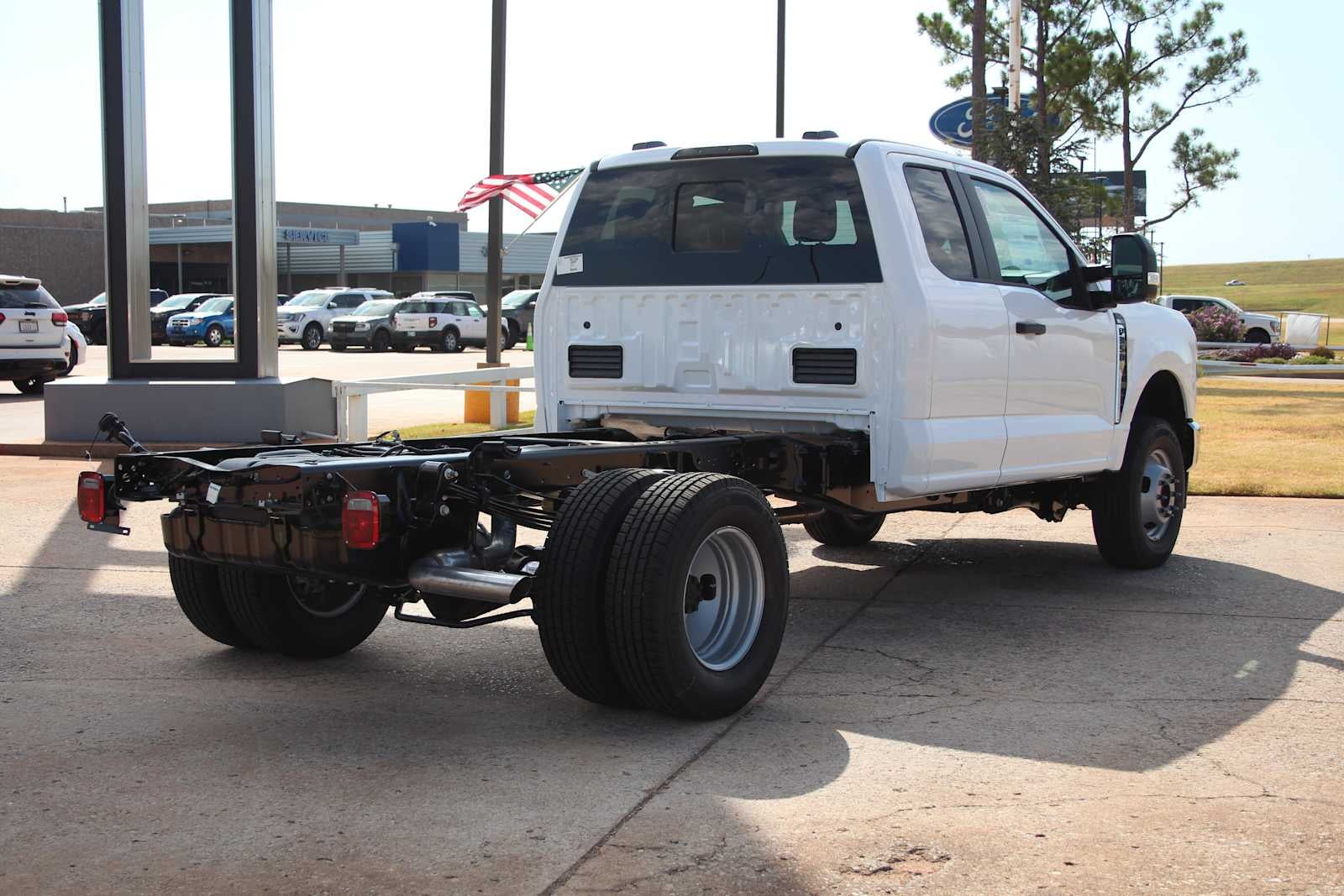 2026 Ford Super Duty F-350 DRW Chassis Cab XL