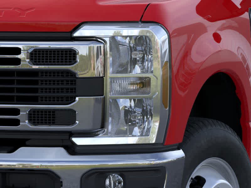 2025 Ford Super Duty F-350 DRW Chassis Cab XL